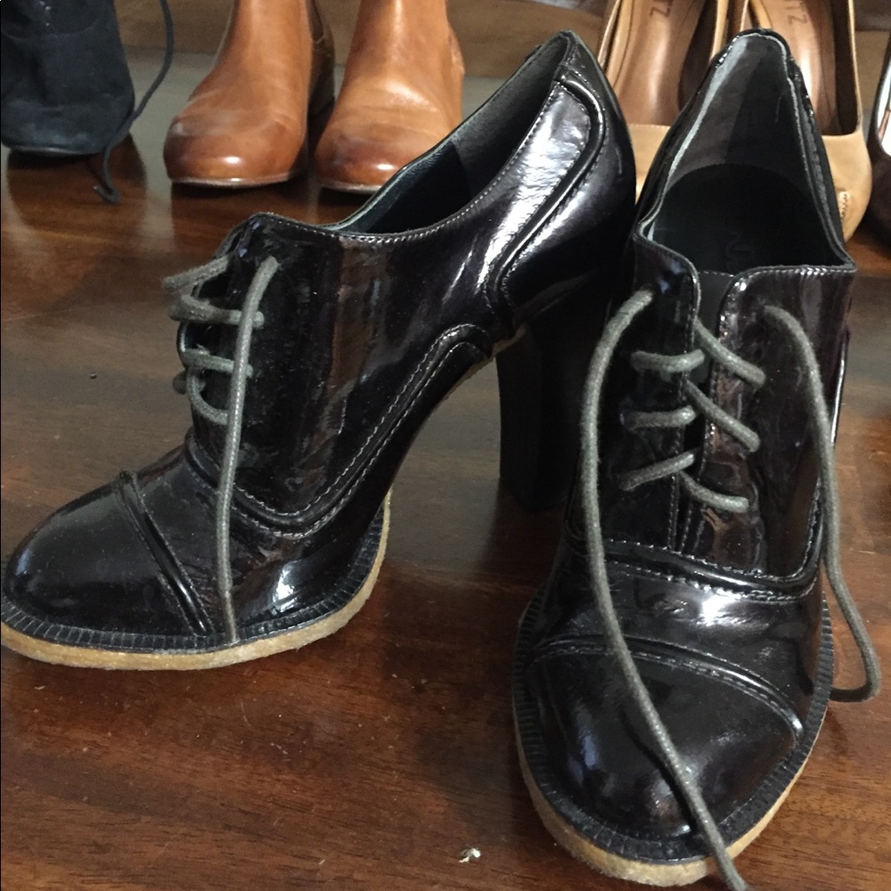 Devani black lacquered booties